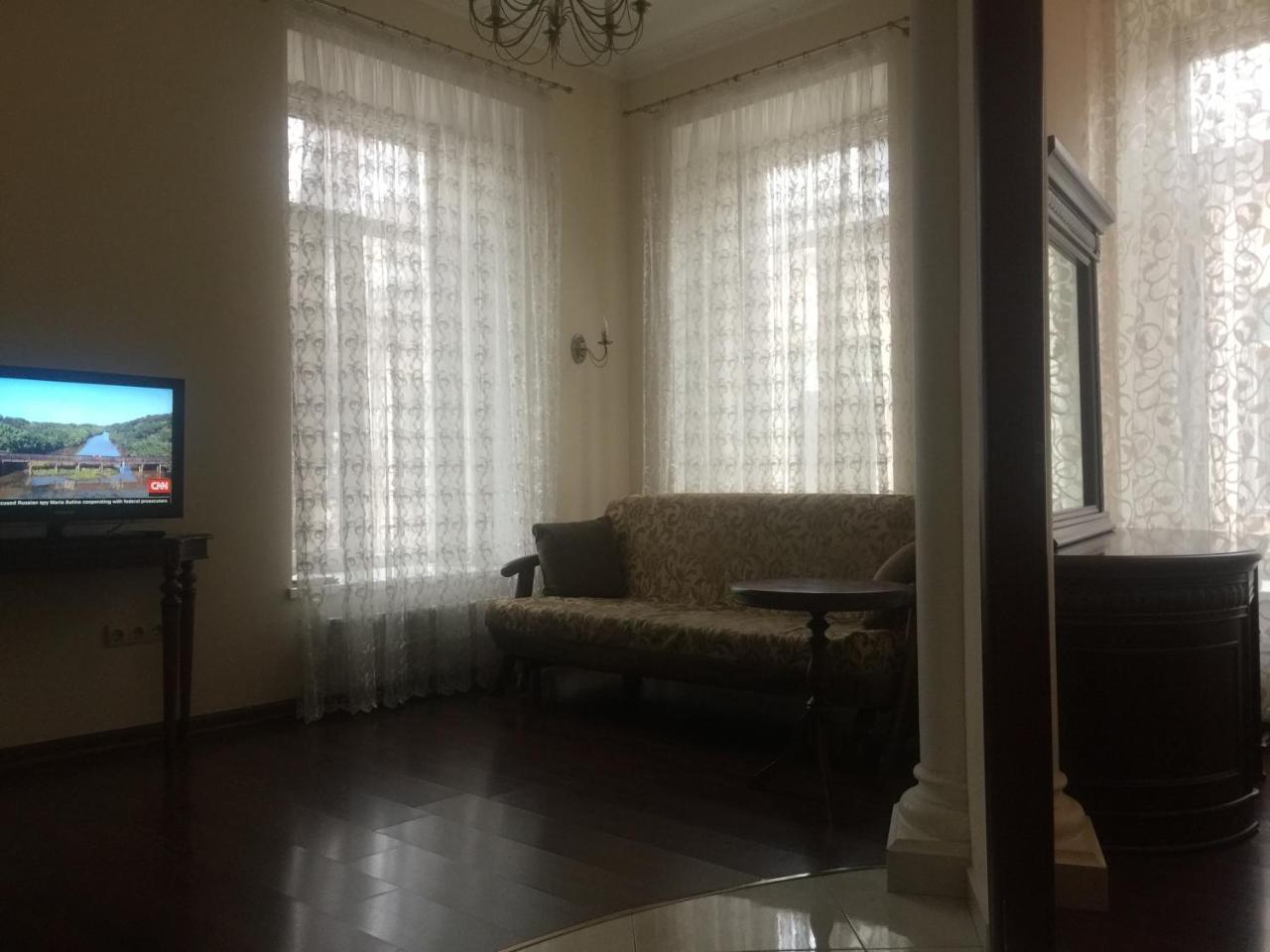 Cozy Studio Near Greek Square Apartment Odessa Exterior photo