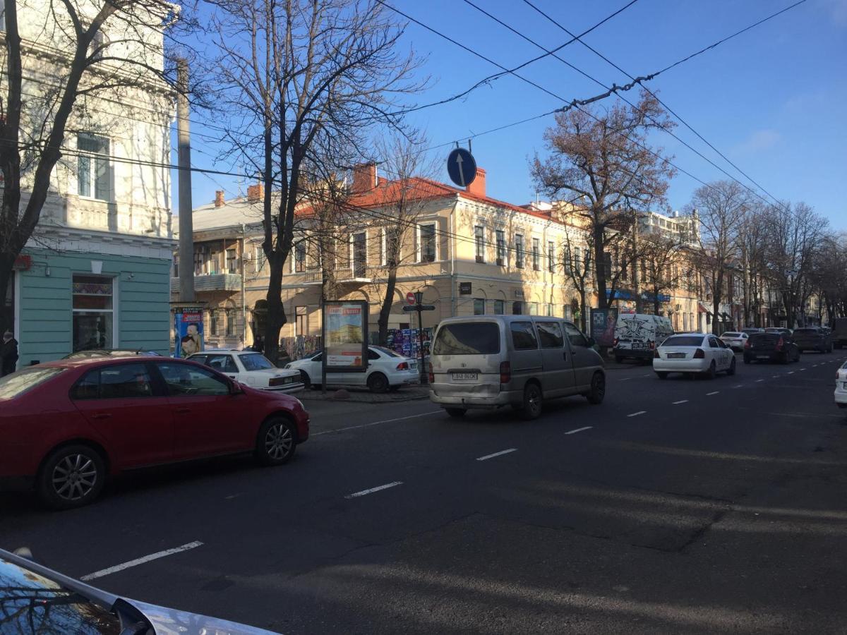Cozy Studio Near Greek Square Apartment Odessa Exterior photo